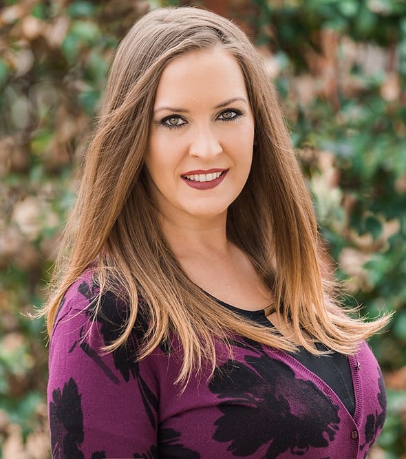 Headshot Elizabeth Buehring Slack